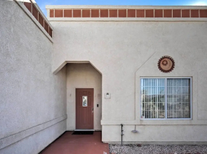 Bullhead City Home: Tesla Charger ~ 3 Mi to River