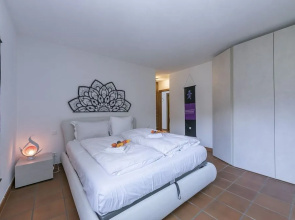 Deby Home