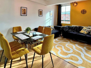 3 Bed Flat - Sleeps 8 - Parking - Wifi