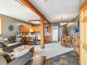 Cozy Nook - Cozy and Rustic with Private Hot Tub and a Nice View