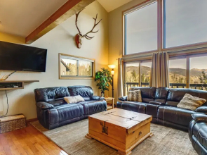 Private Deck & Hot Tub: Silverthorne Home!