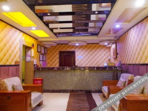 Urumqi Xinhuaxu Business Hotel (Xinxing Street Subway Station)(乌鲁木齐鑫华轩商务宾馆(新兴街地铁站店))