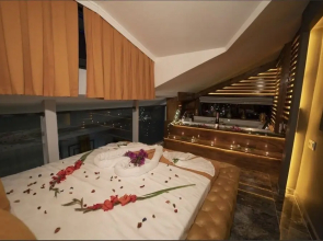 Seckinler Suit Apart