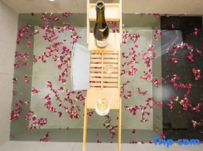 Qingyaju Homestay