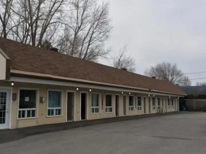 Auberge Du Lac Beauchamp