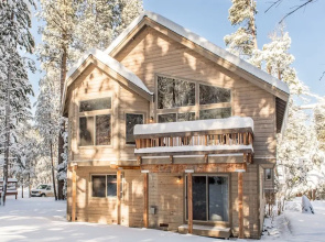High End Executive Tahoe Home by RedAwning