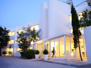 Bellamar Apartments