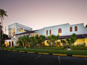 Montebello Villa Hotel