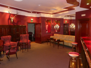 Carlton Hotel
