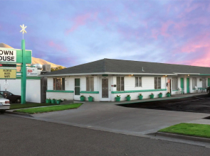 Town House Motel
