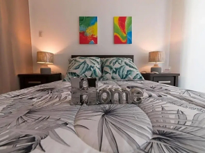 A2JSuites 1BR Azure Smart Home Suite Near Malls & Airport