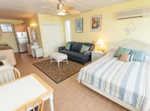 Oceans Ii Miniums #201 Studio Bedroom Condo by Redawning