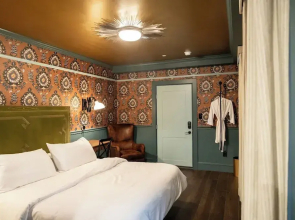 The Gas Lamp Hotel - 1BR - Tesla