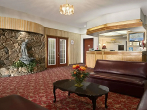 Canada Continental Hotel
