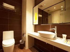 Yishalai Hotel (Foshan Zumiao Creative Industrial Park)(伊莎莱酒店(佛山祖庙创意产业园店))