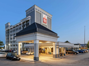Best Western Plus Midwest Inn