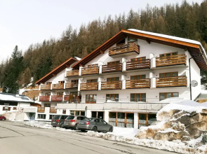 Hotel Alpina