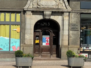 Miro Rooms Center Cloud - Quite Chic