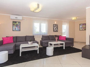 Amazing Home in Medulin With Wifi and 7 Bedrooms