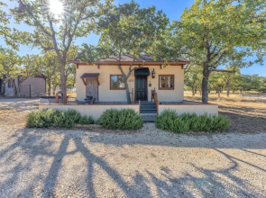 Sangiovese: Pet-friendly, Hot-tub, 10-min to Downtown!