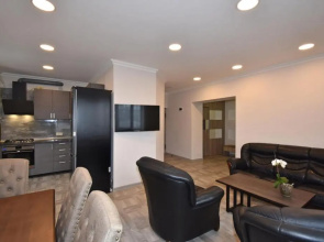 2 bedroom apartment, quiet and spacious