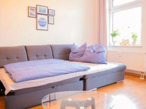 Modern-TOP City Lage -5 min - HBhf Netflix Küche Boxspringbett 2m x 2m bis 4 Pers