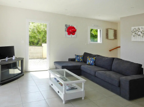 Comfortable Holiday Home, Near Ploubazlanec Beach