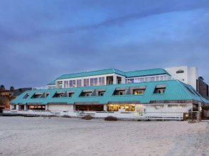 SeaVenture Beach Hotel