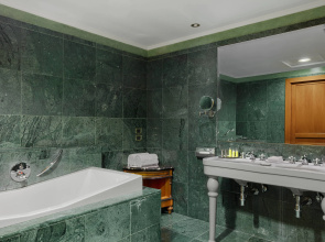 Отель Rome Marriott Park