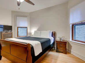 Beautiful Three Bedroom Apartment near Loyola by AllSet Turnover