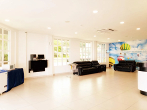 Sandy Hotel