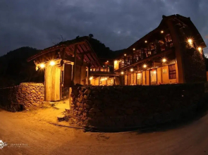 Dinh Đá H'Mông - Karsterly Rock Lodge