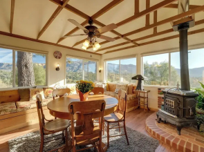 Secluded Mountain Hideaway < 8 Miles to Bass Lake!