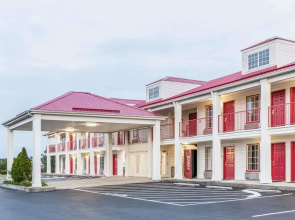 Super 8 Clinton Tn