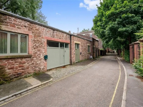 Host Apartments The Georgian Coach House 2