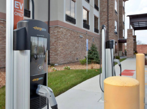 Holiday Inn Express & Suites St Louis Airport by IHG