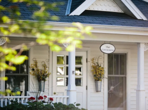 Eagle Harbor Inn