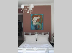 Marys Art and Cultural House 100meters from the beach