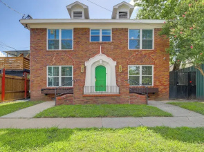 Central Houston Apartment w/ Furnished Patio!