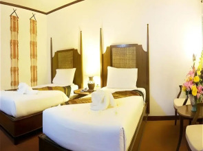 Phuphaya Resort Pattaya