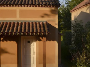 House With one Bedroom in Monflanquin, With Wonderful Lake View, Pool
