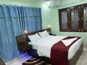 Royalwood City Inn