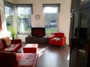 Houseboat Vliegenbos