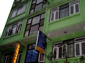 Everest Mount Holiday