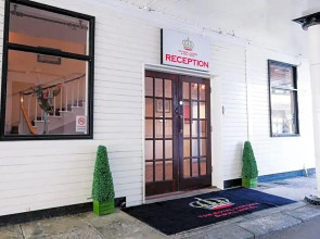 The Royal Victoria & Bull Hotel