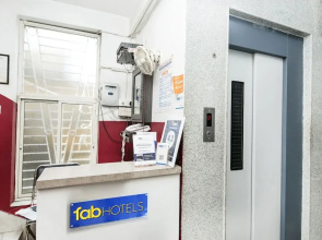 FabHotel Ghosh Villa Guest House