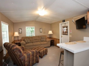 Pet Friendly #1 1 Bedroom Cottage