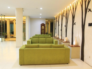 Trio Azana Magelang