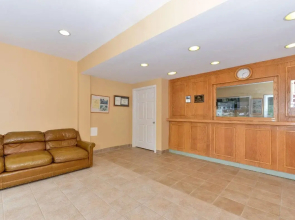 Red Carpet Inn and Suites - Cheshire