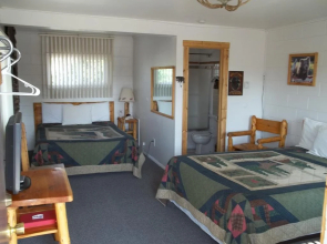 Budget Host Elk Antler Inn